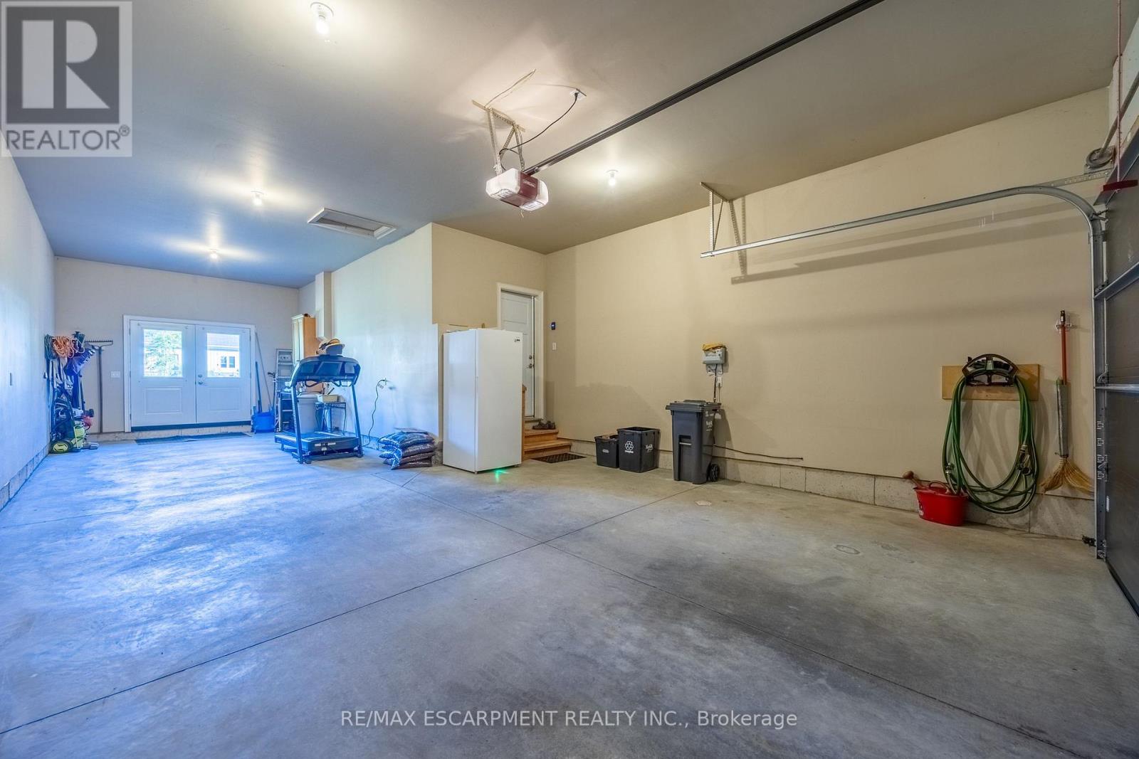135 NEW LAKESHORE ROAD - 32