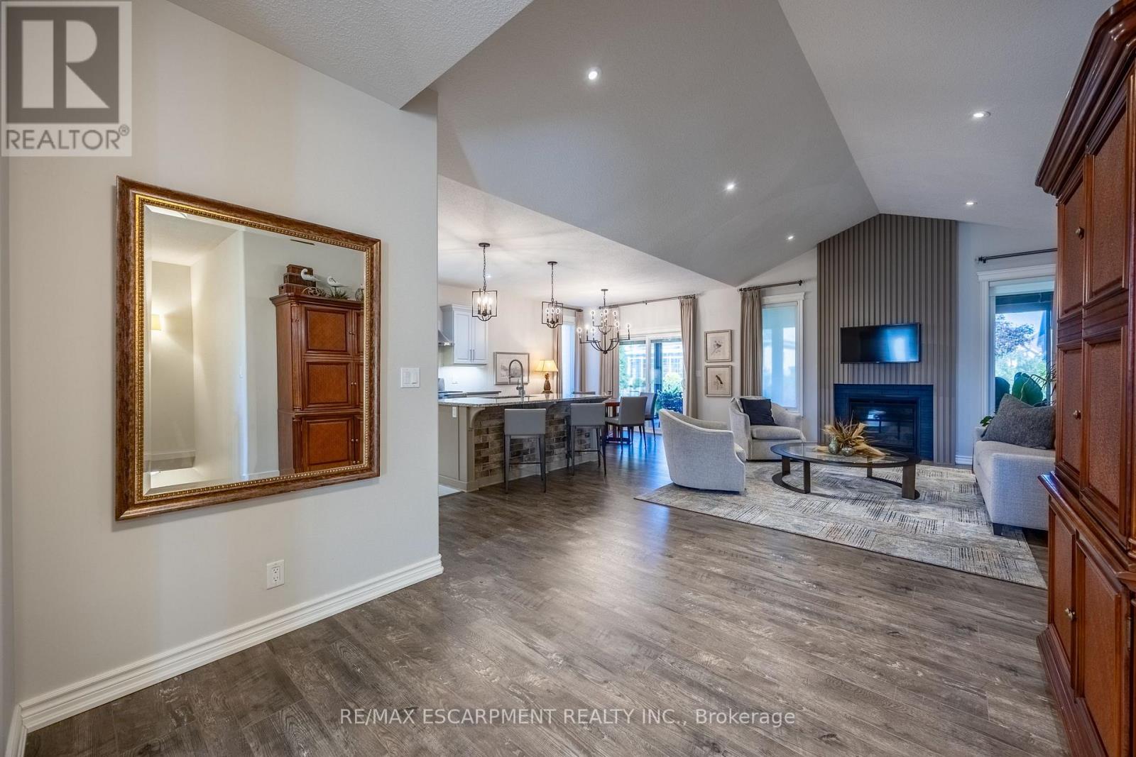 135 NEW LAKESHORE ROAD - 7