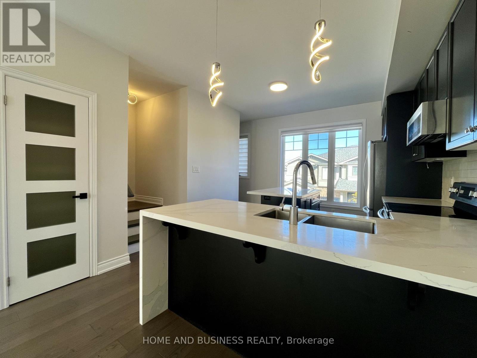 27 WALTERS LANE - 12
