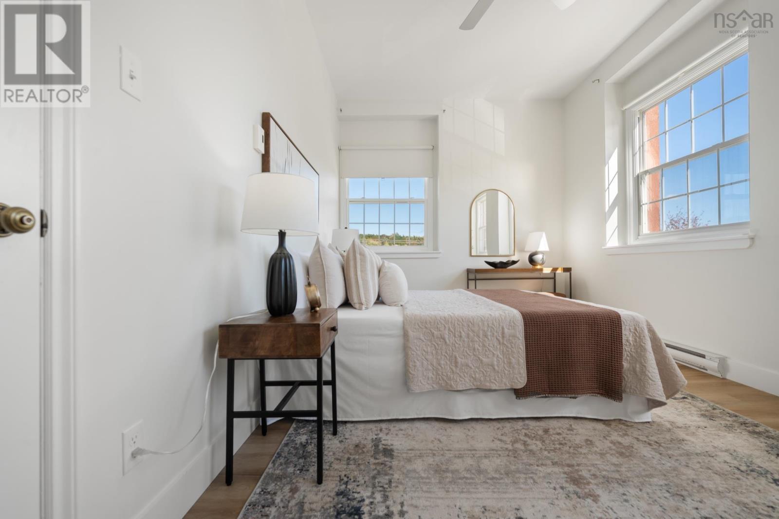 #307 215 King Street - 18