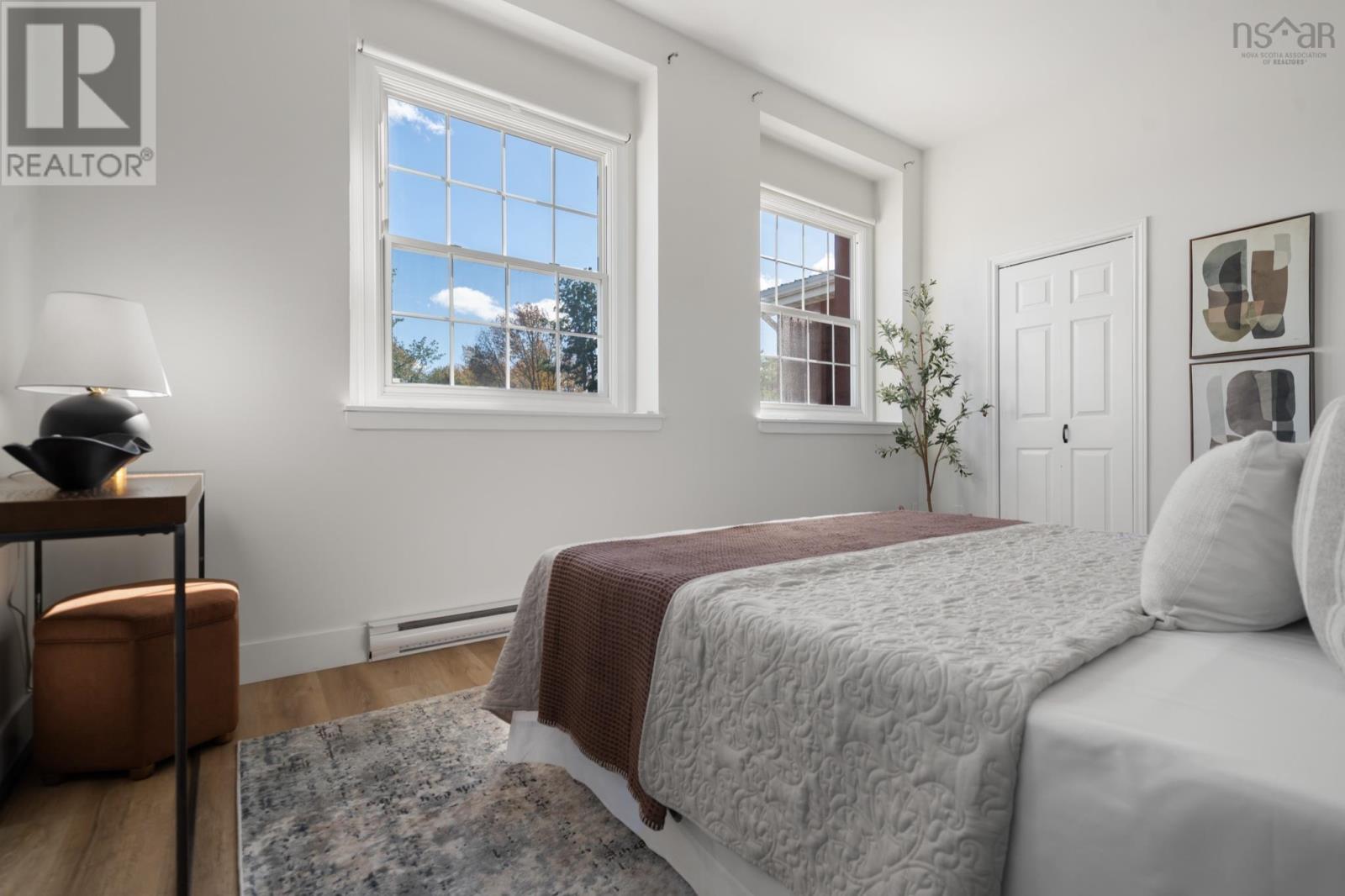 #307 215 King Street - 20