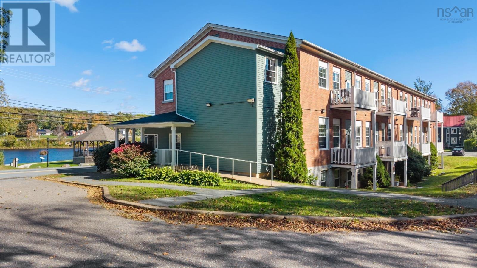 #307 215 King Street - 45