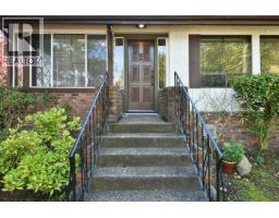 5619 Trail Avenue, Sechelt, BC V0N3A0 Photo 12
