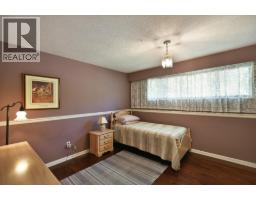 5619 Trail Avenue, Sechelt, BC V0N3A0 Photo 9