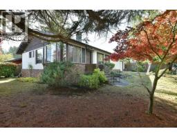 5619 Trail Avenue, Sechelt, BC V0N3A0 Photo 13