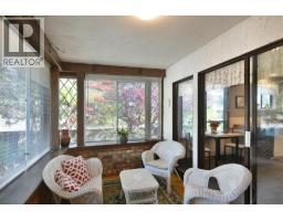 5619 Trail Avenue, Sechelt, BC V0N3A0 Photo 7