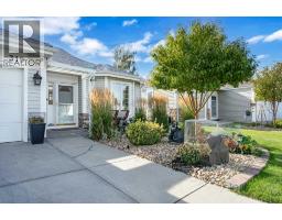 319 De Foras Close NW - photo 3