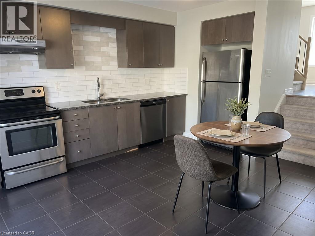 12 POPLAR Drive Unit# 48 — photo 3