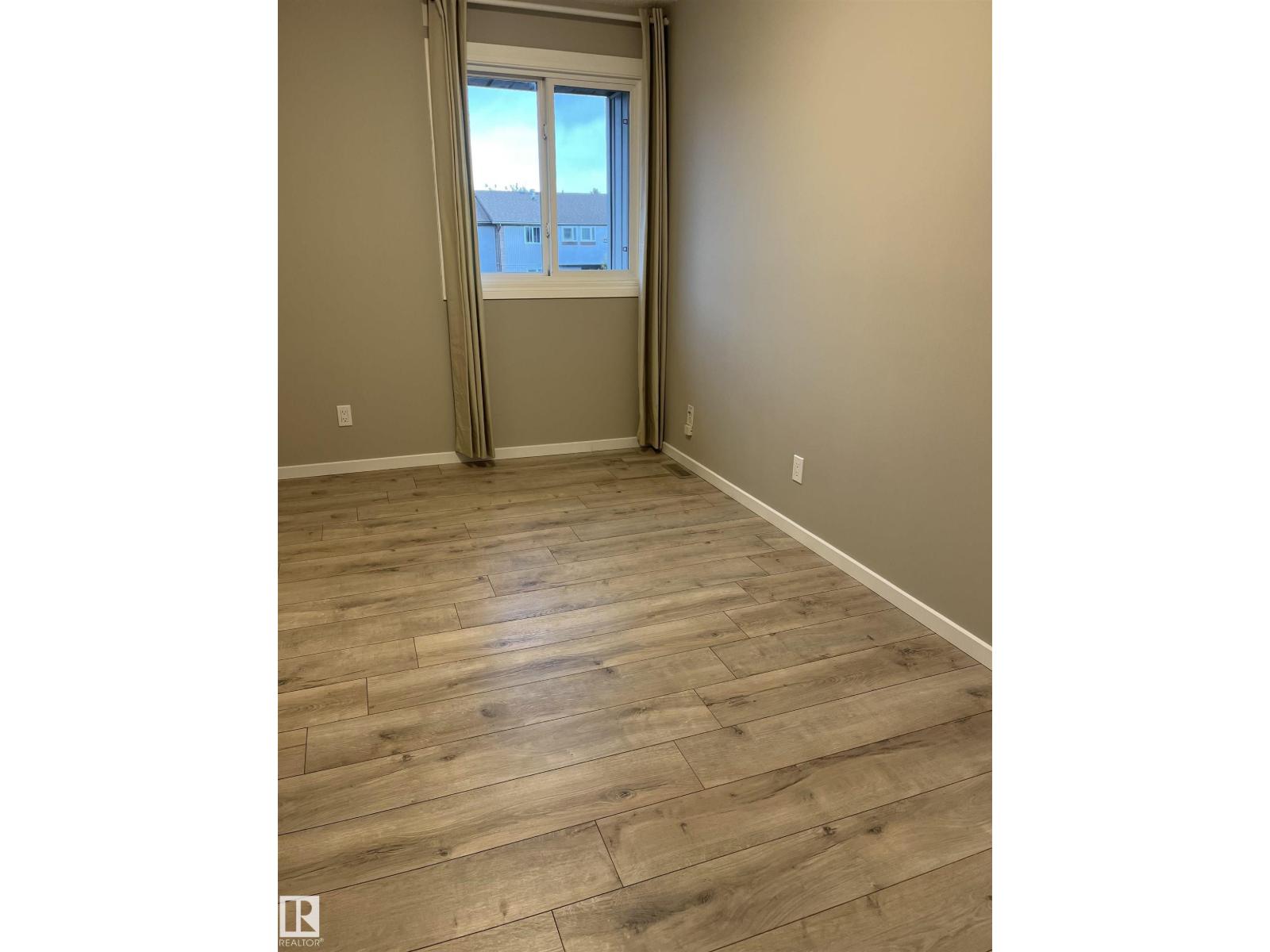 #10 14130 80 ST NW - Image 7