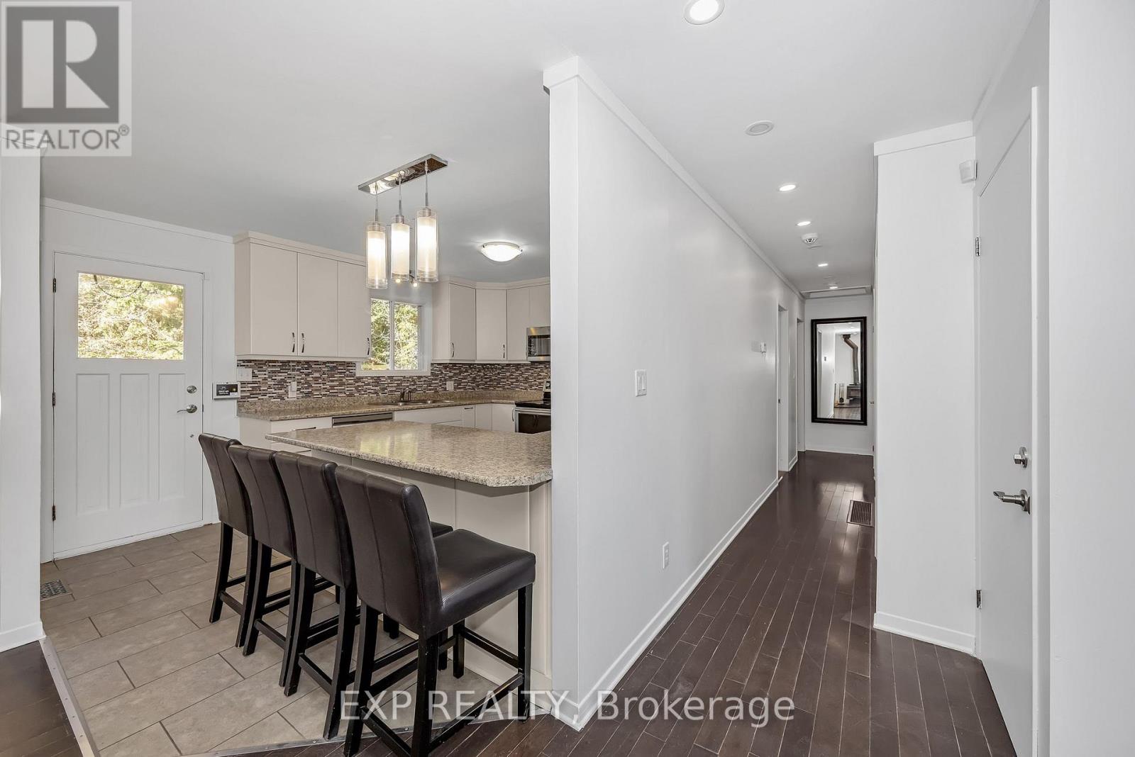 557 GLENVIEW ROAD - Image 10