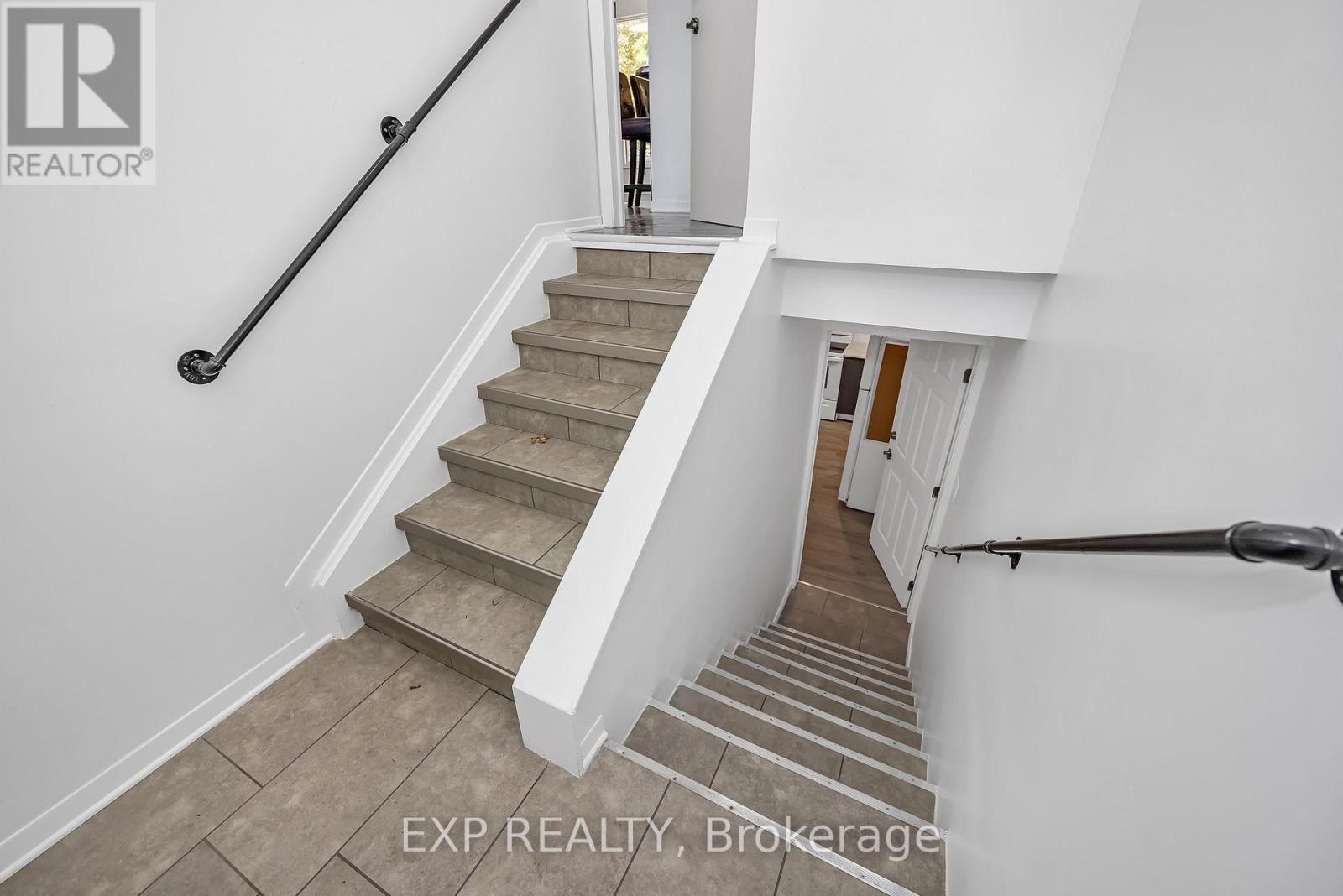 557 GLENVIEW ROAD - Image 21