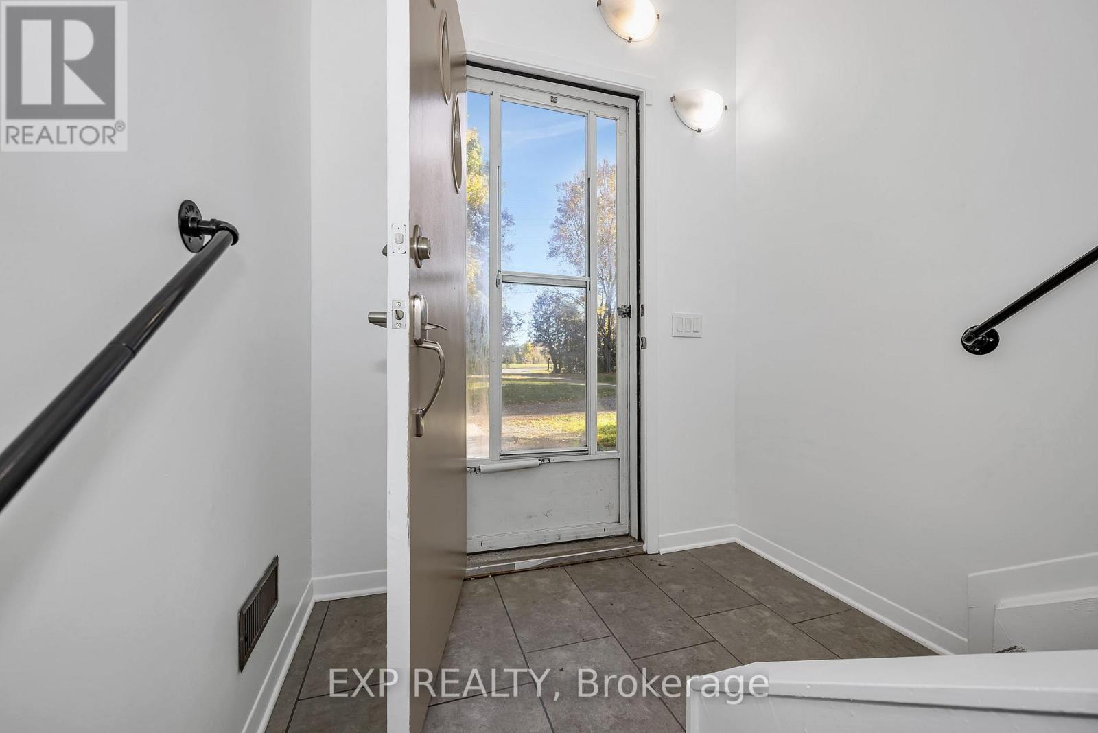 557 GLENVIEW ROAD - Image 3