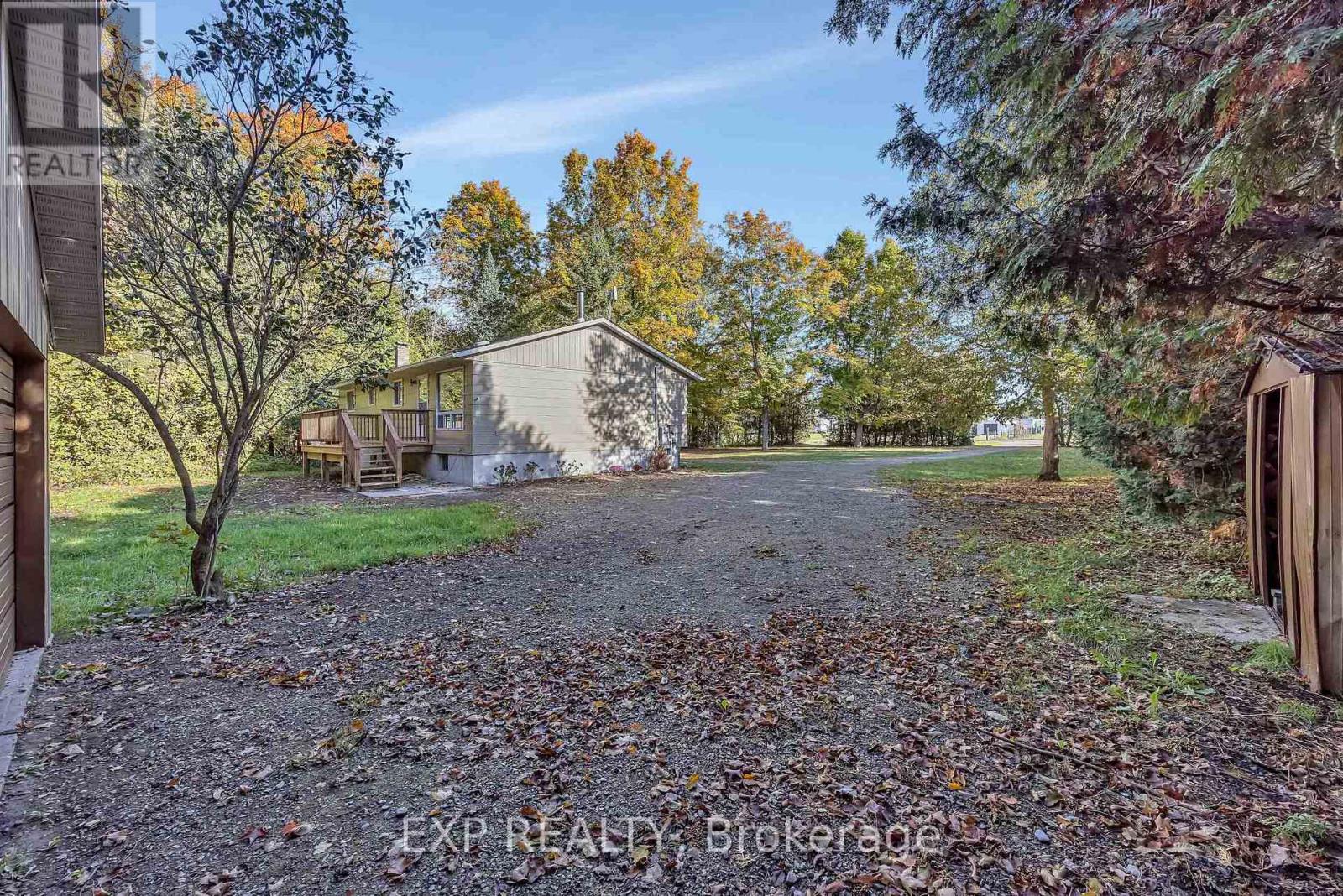 557 GLENVIEW ROAD - Image 35