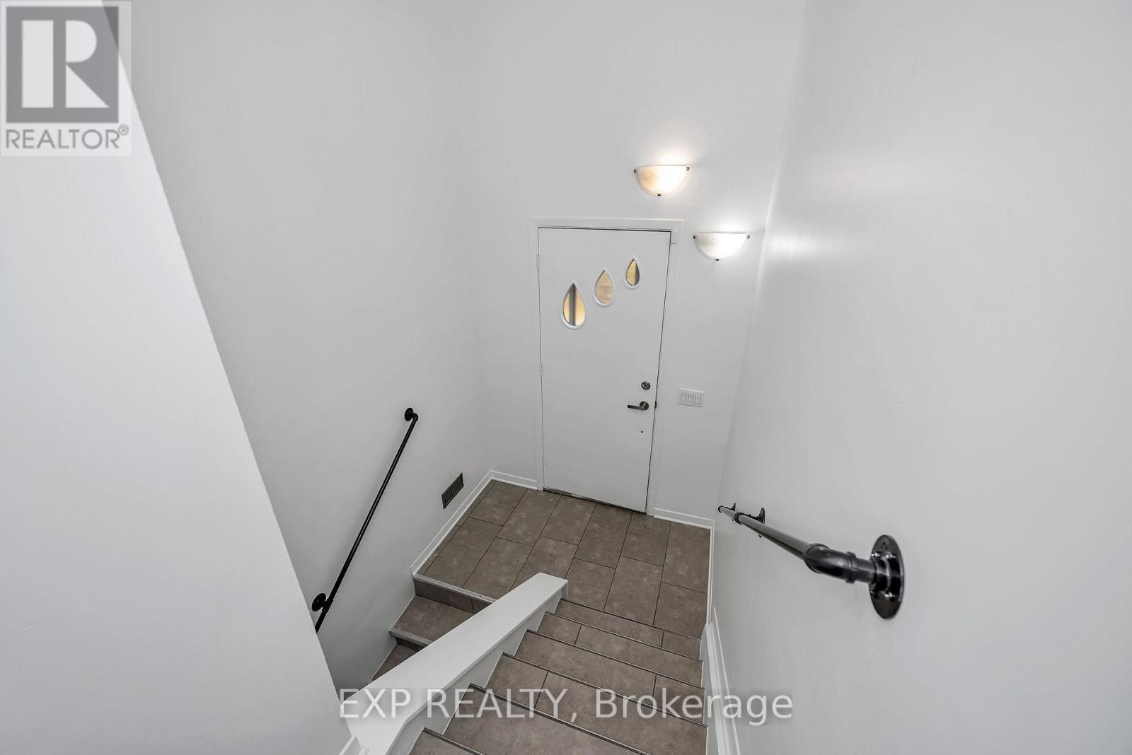 557 GLENVIEW ROAD - Image 4
