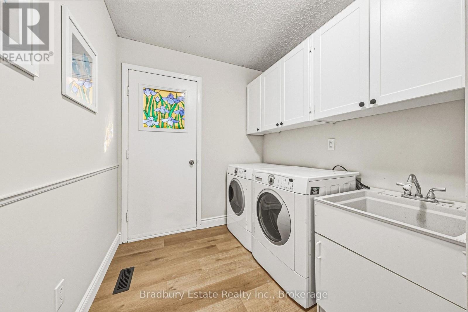 1106 HUNTLEY COURT - 18