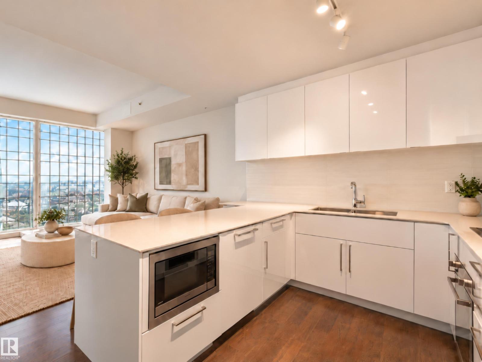 #2609 10360 102 ST NW - 3