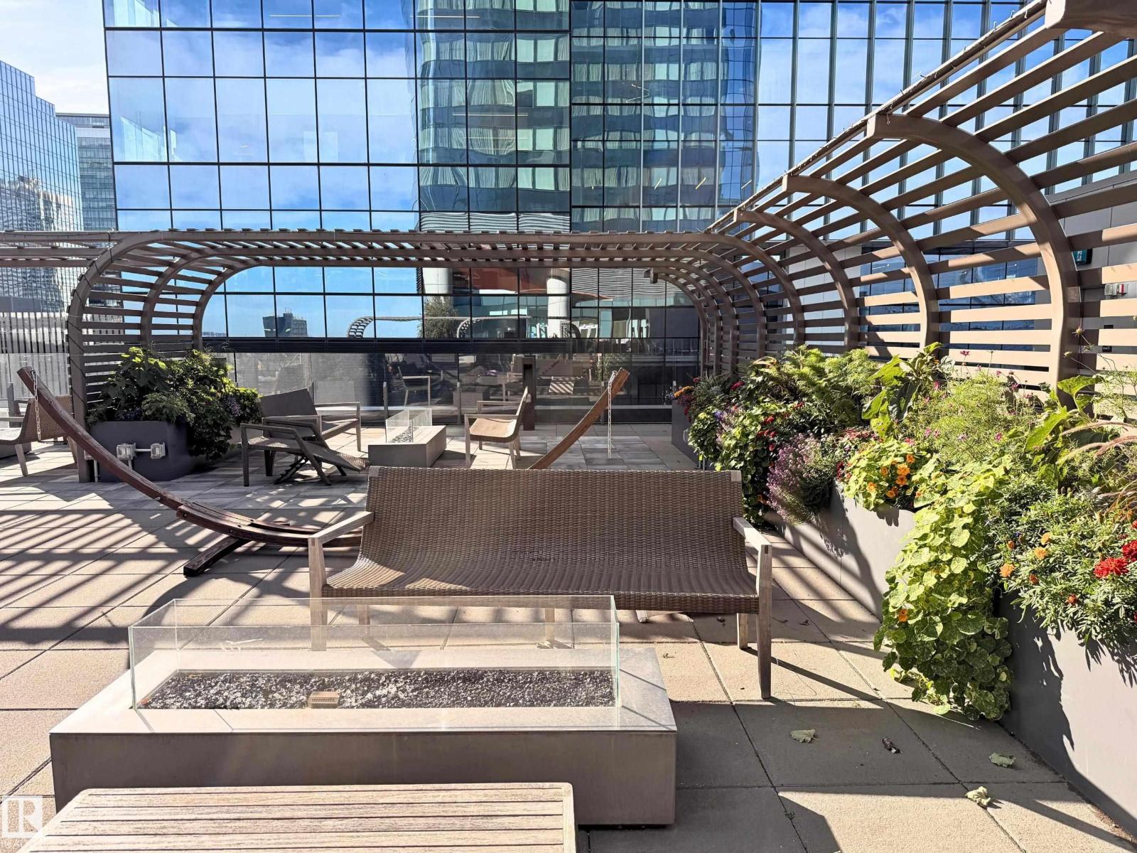 #2609 10360 102 ST NW - 17