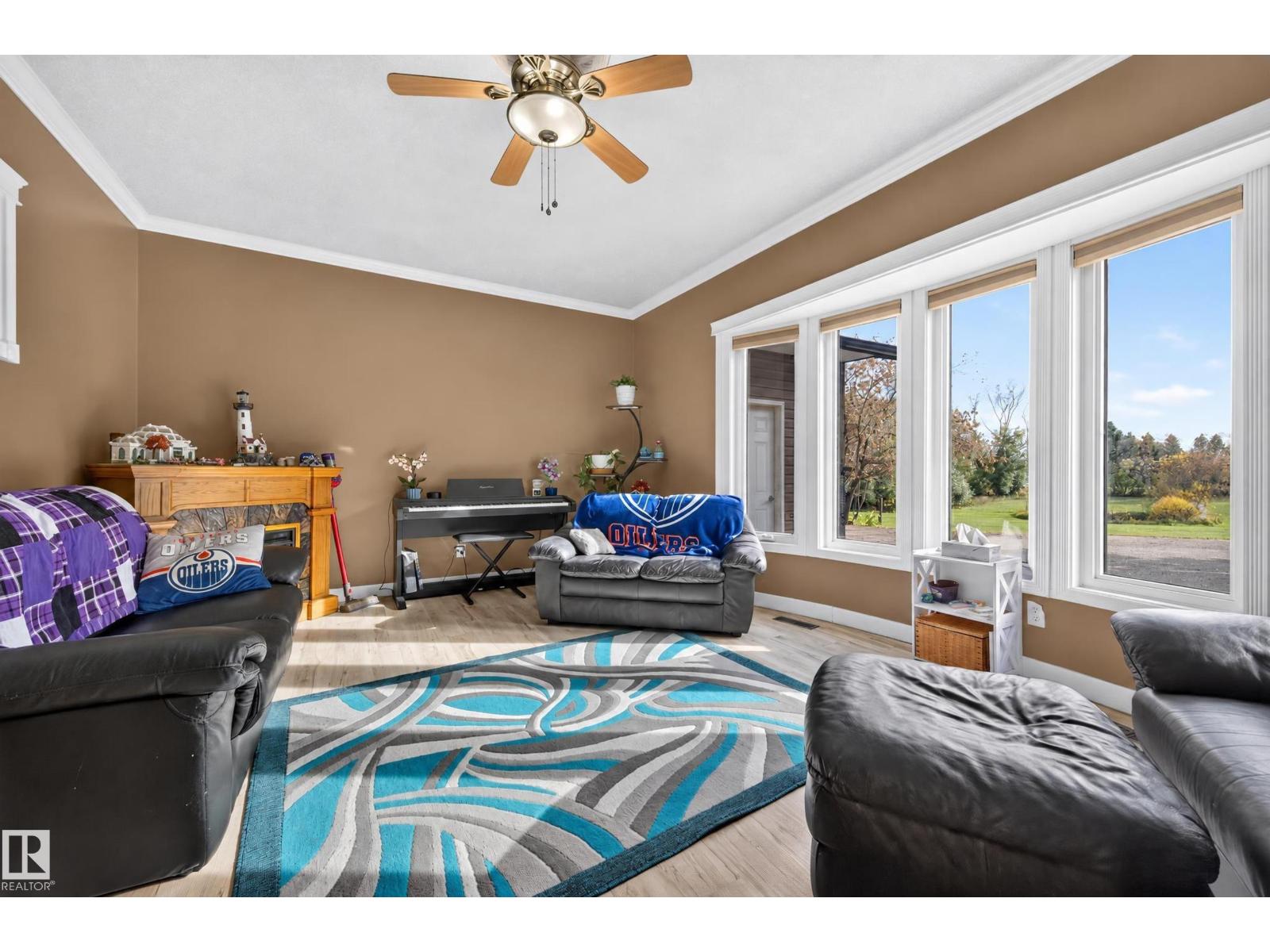 #26 52472 RGE ROAD 224 - 11
