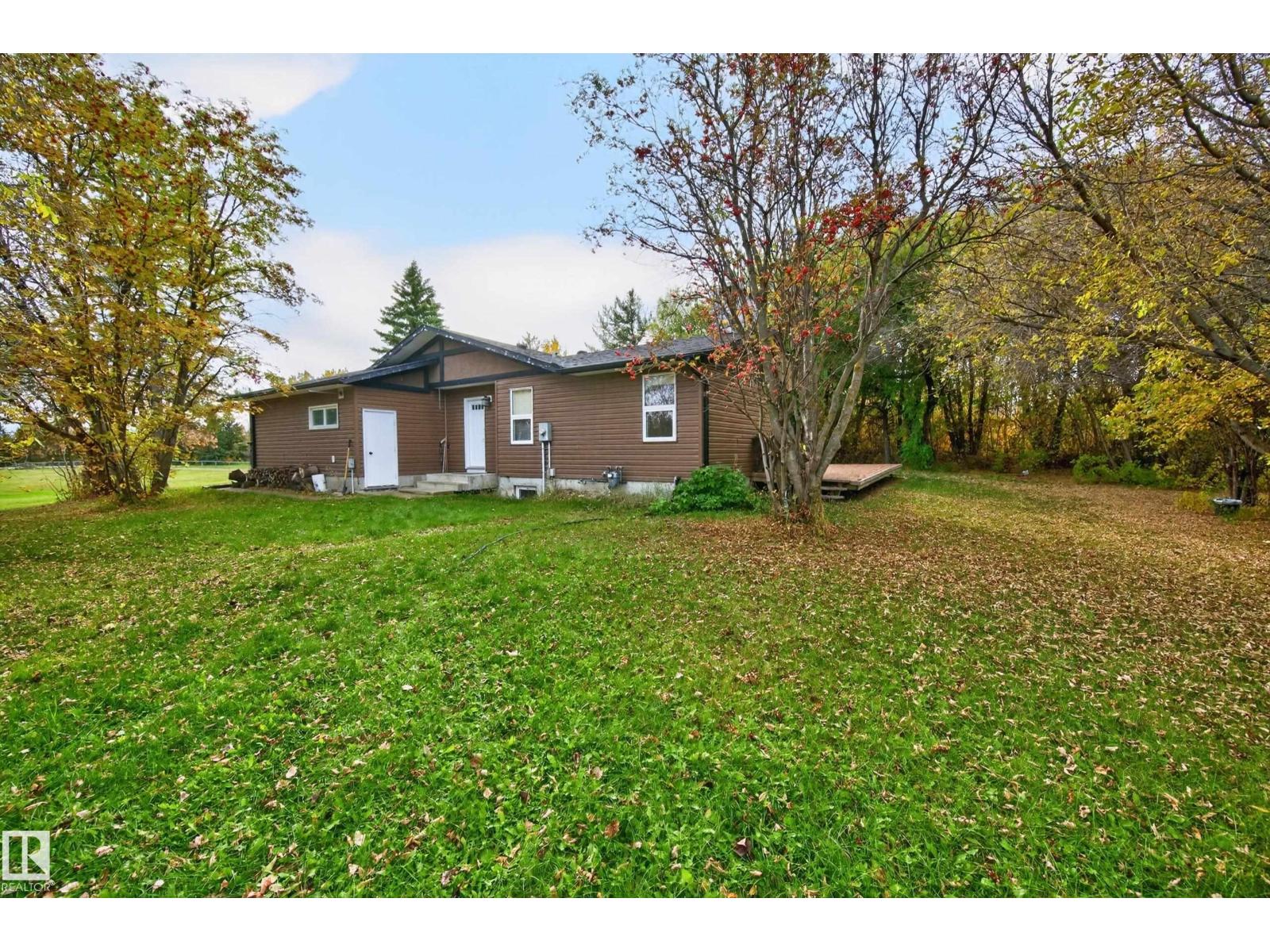 #26 52472 RGE ROAD 224 - 50