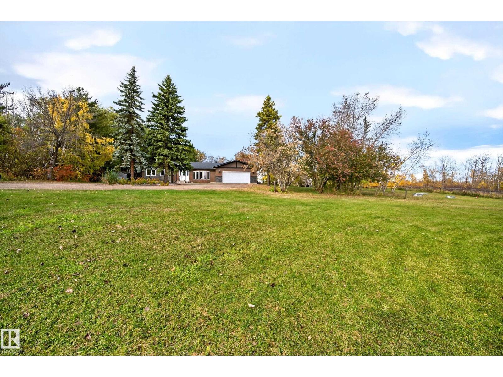 #26 52472 RGE ROAD 224 - 57