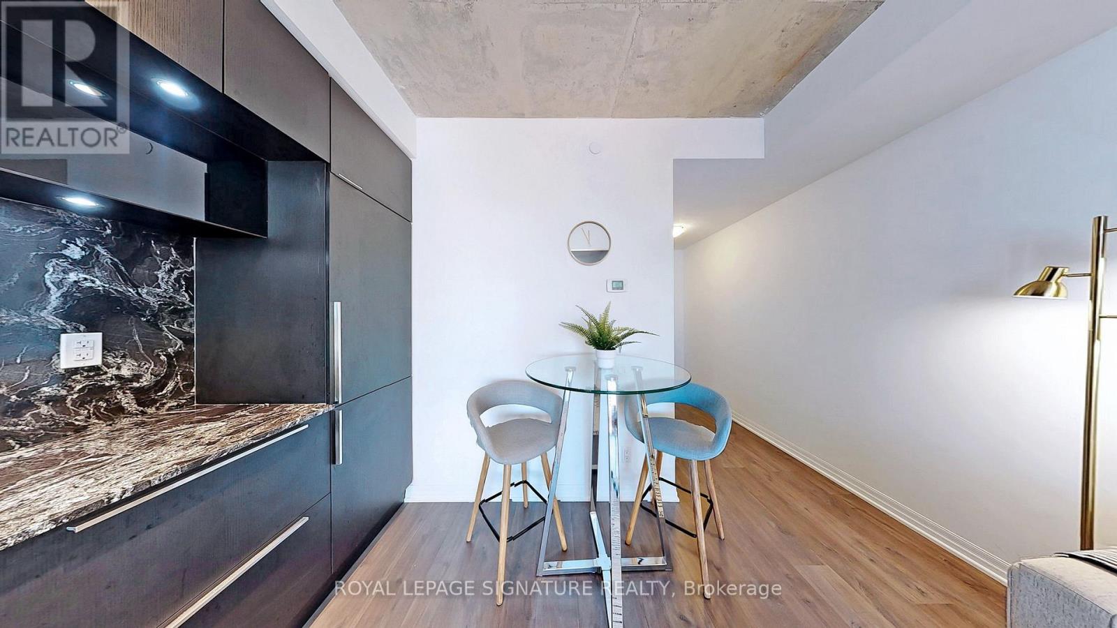 88 Blue Jays Way — photo 13