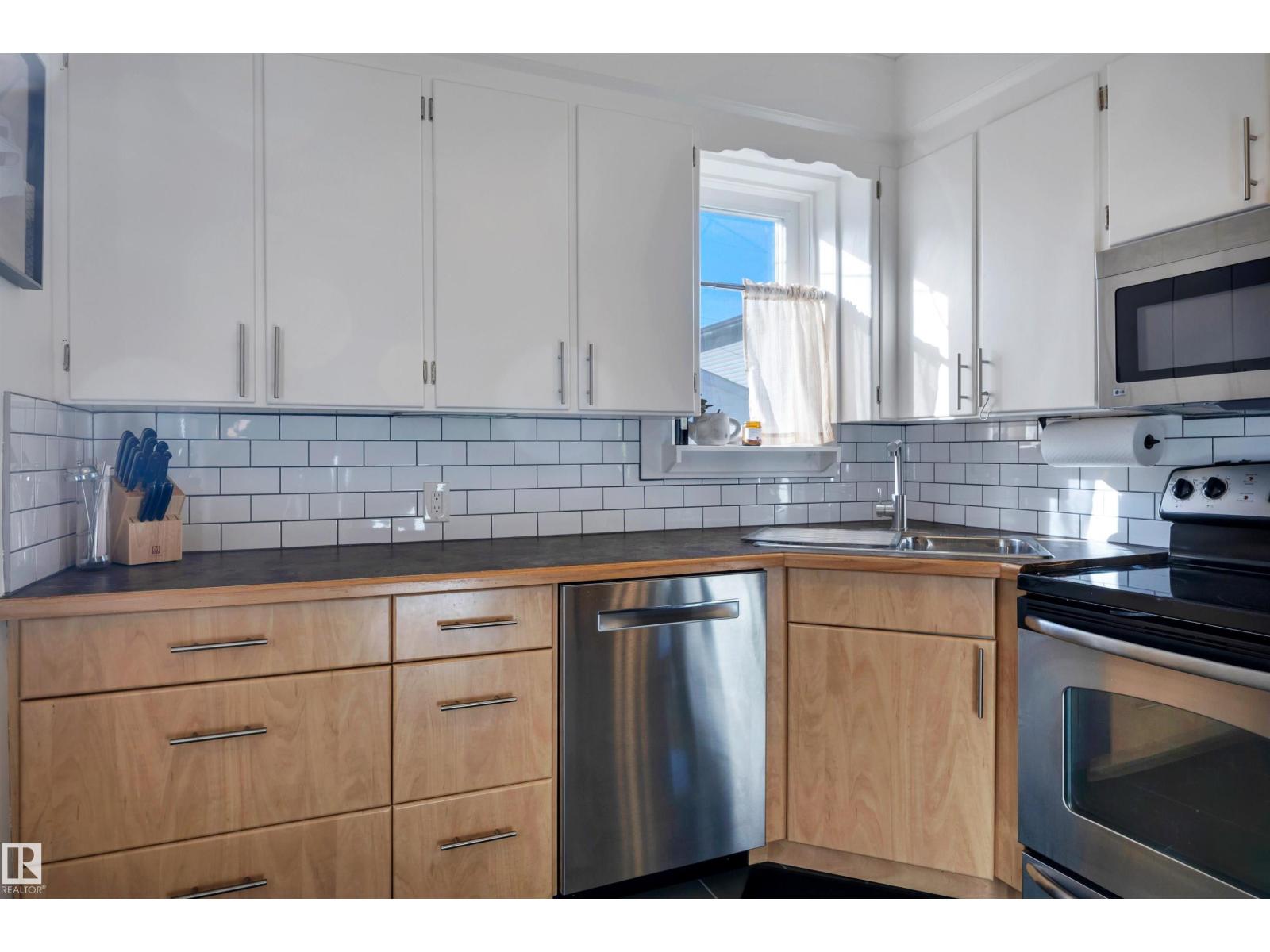 10647 68 AV NW - 9