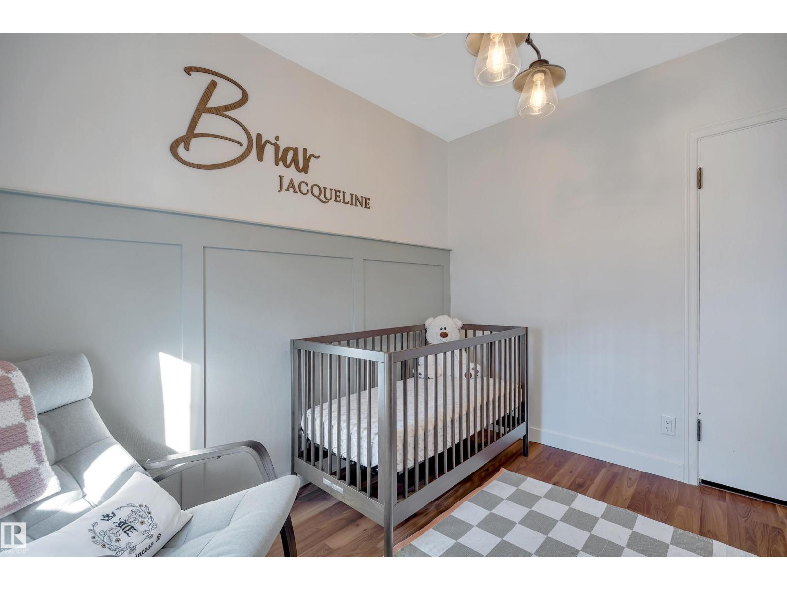 10647 68 AV NW - 20