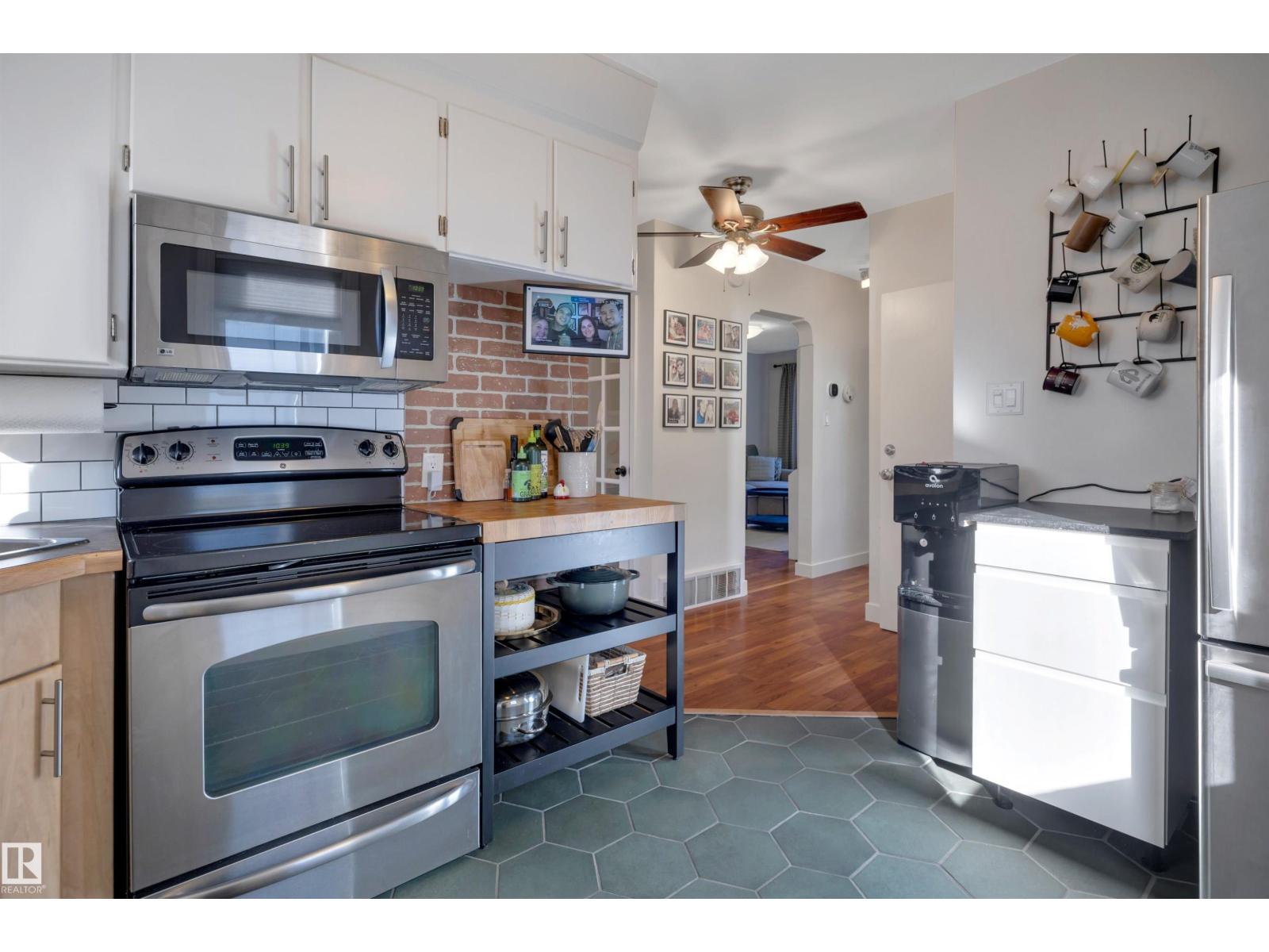 10647 68 AV NW - 12