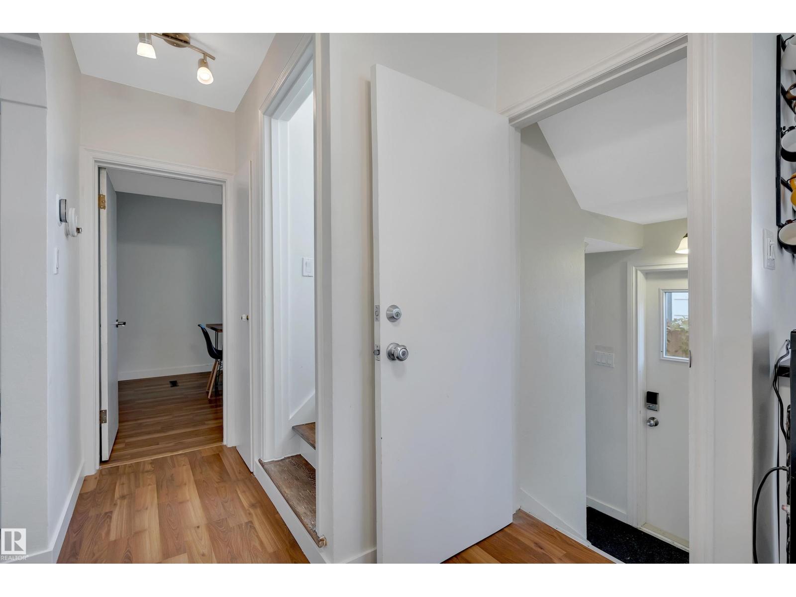 10647 68 AV NW - 14