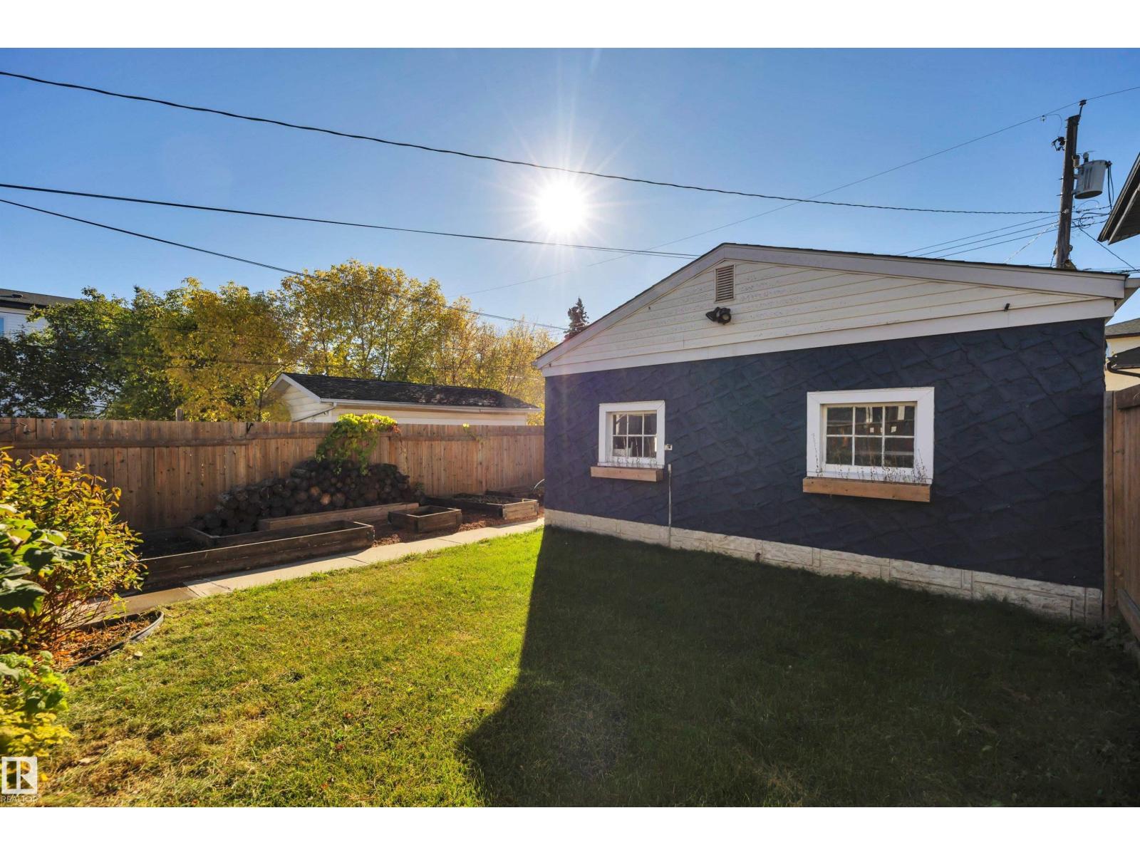 10647 68 AV NW - 49