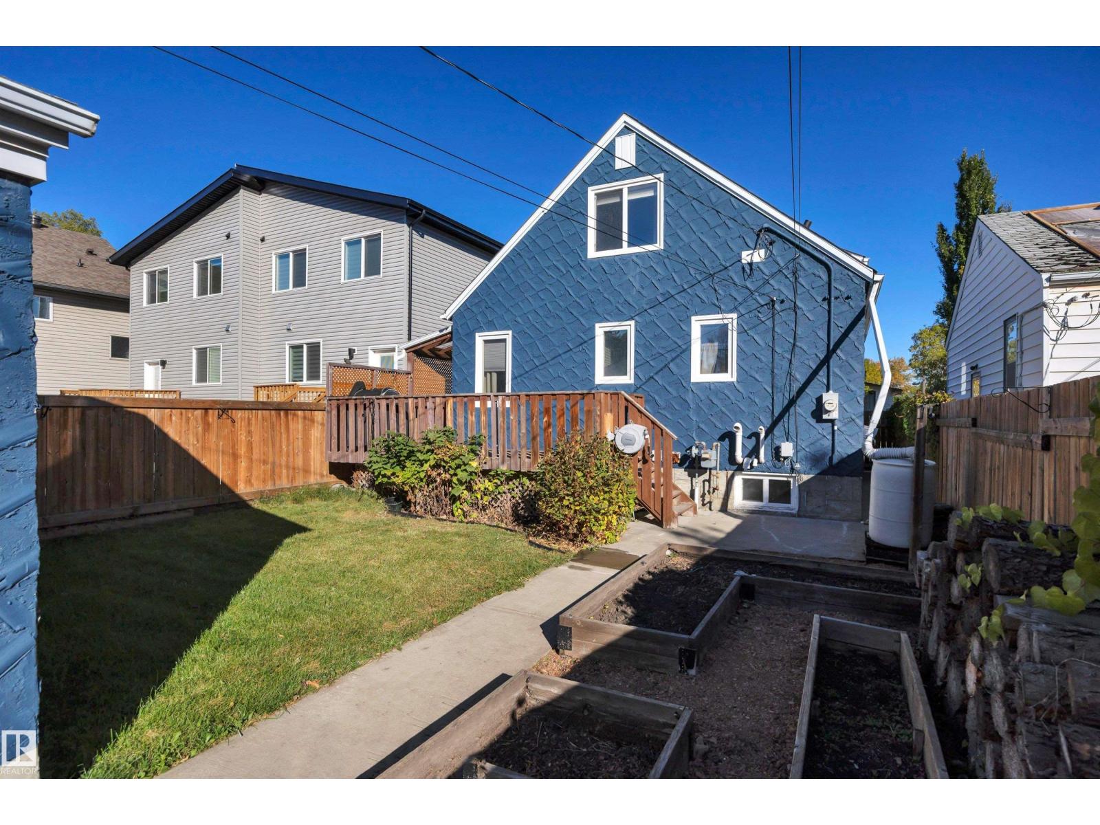 10647 68 AV NW - 47