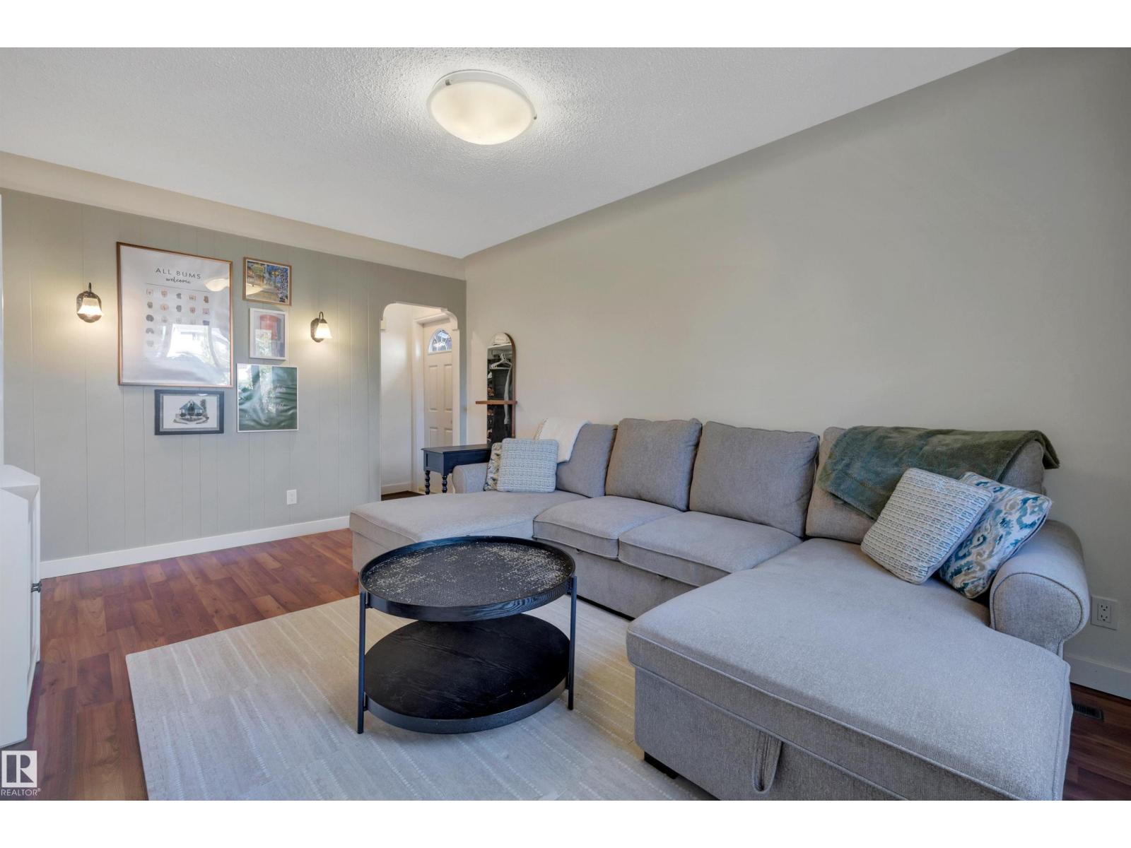 10647 68 AV NW - 6