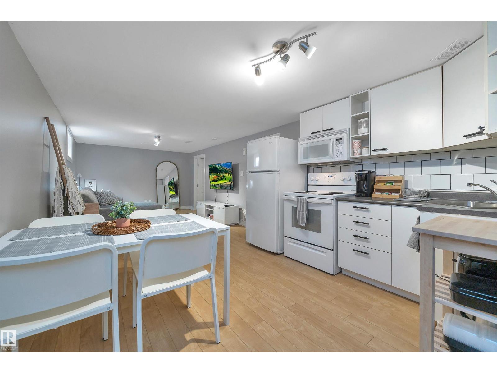 10647 68 AV NW - Image 39