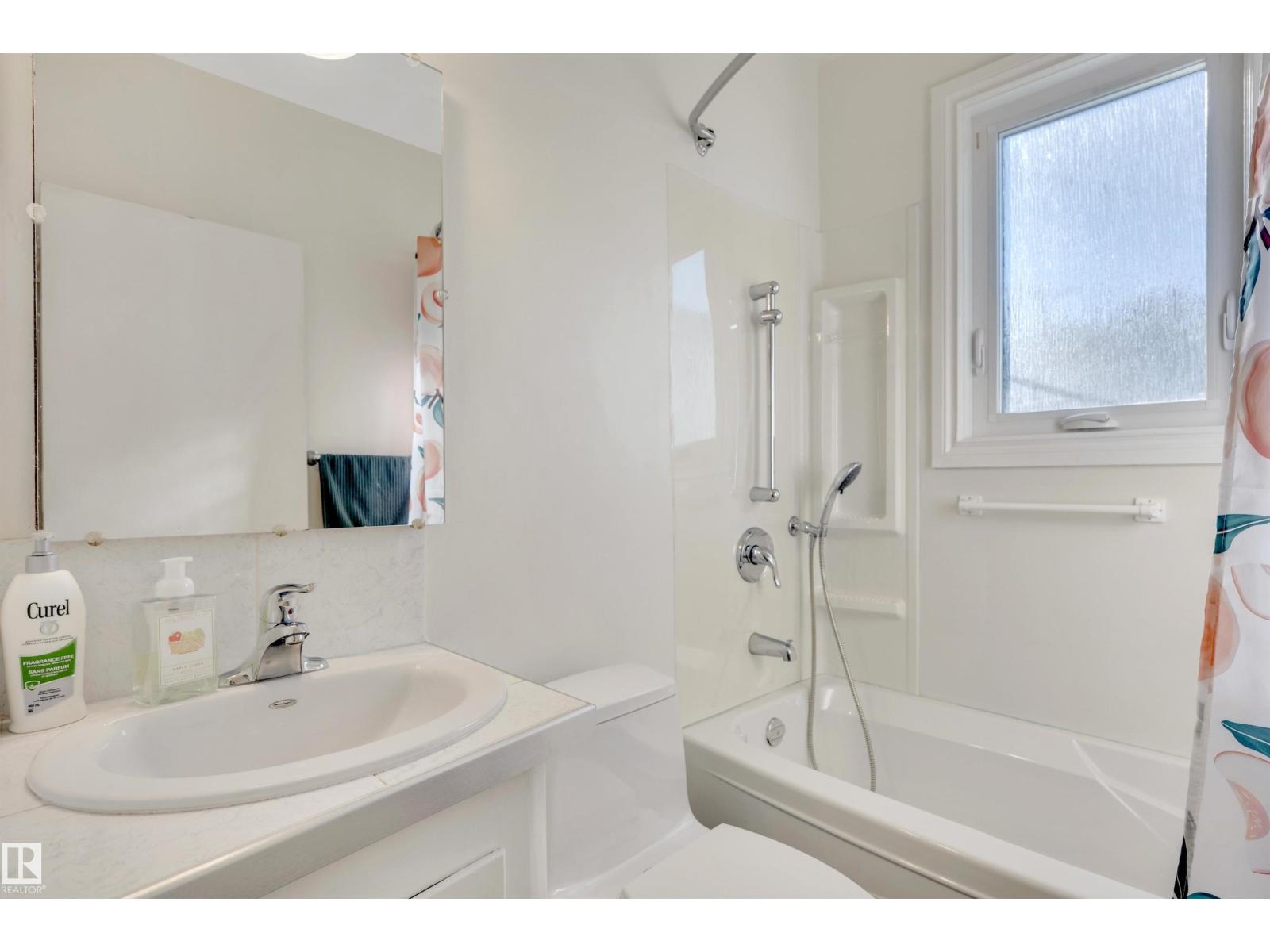 10647 68 AV NW - 22