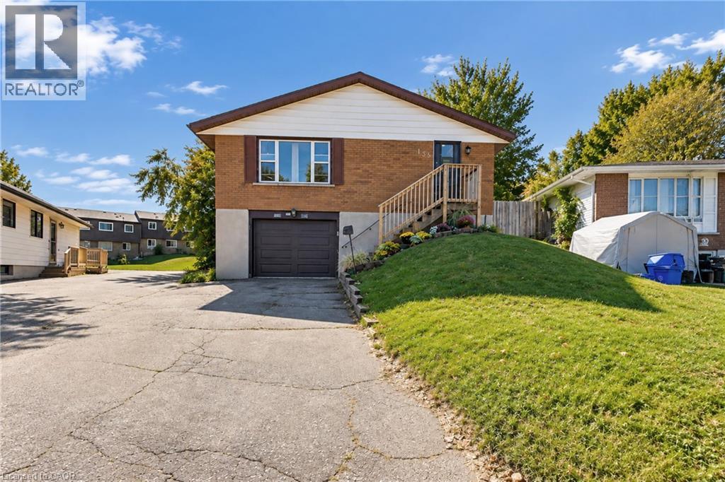 Property for sale at 135 CEDARHILL Crescent