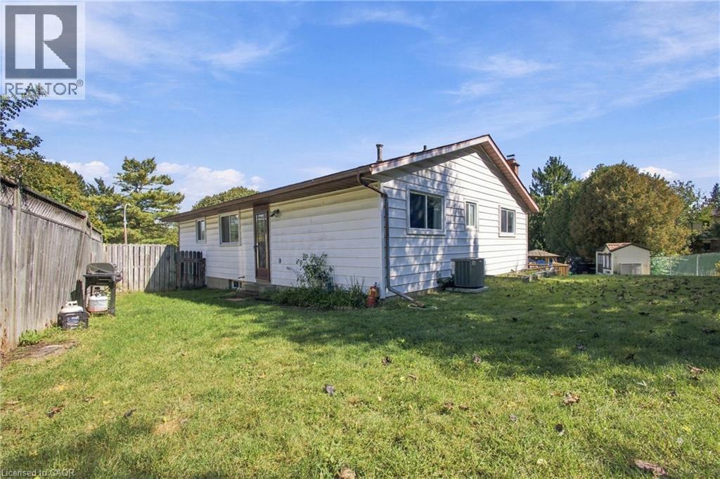 135 Cedarhill Crescent — photo 25