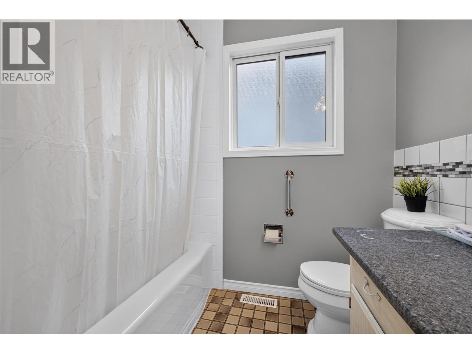 175 Venus Road, Kelowna - Image 1