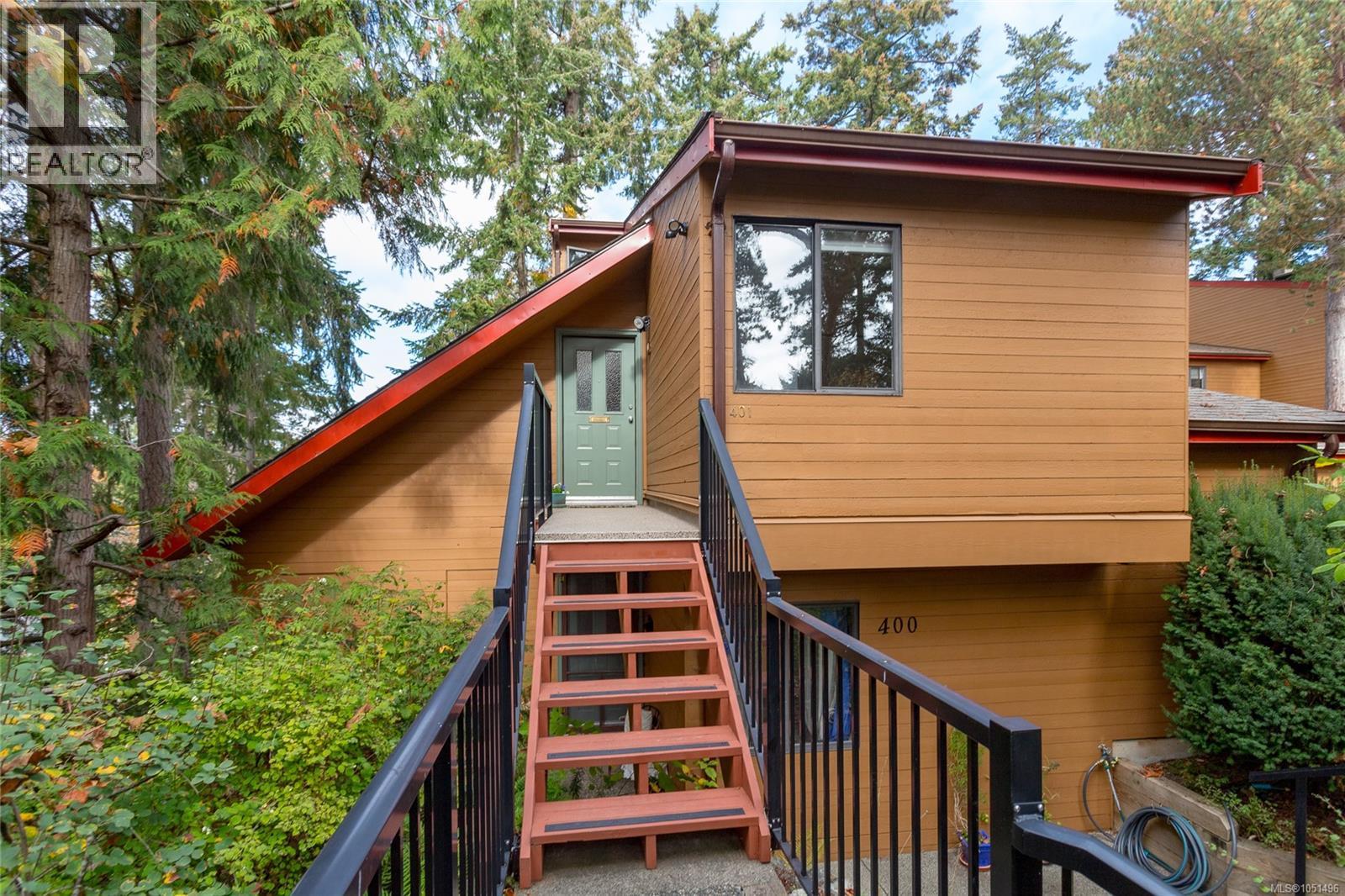 #401 2341 Harbour Rd - 1