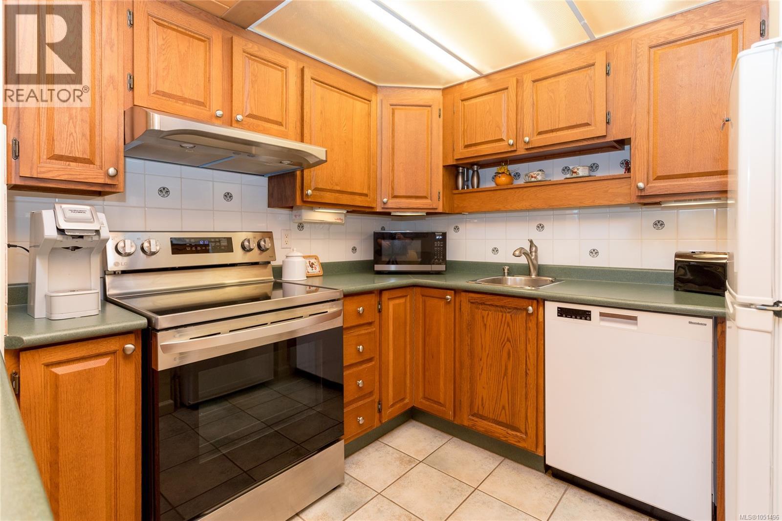#401 2341 Harbour Rd - 14