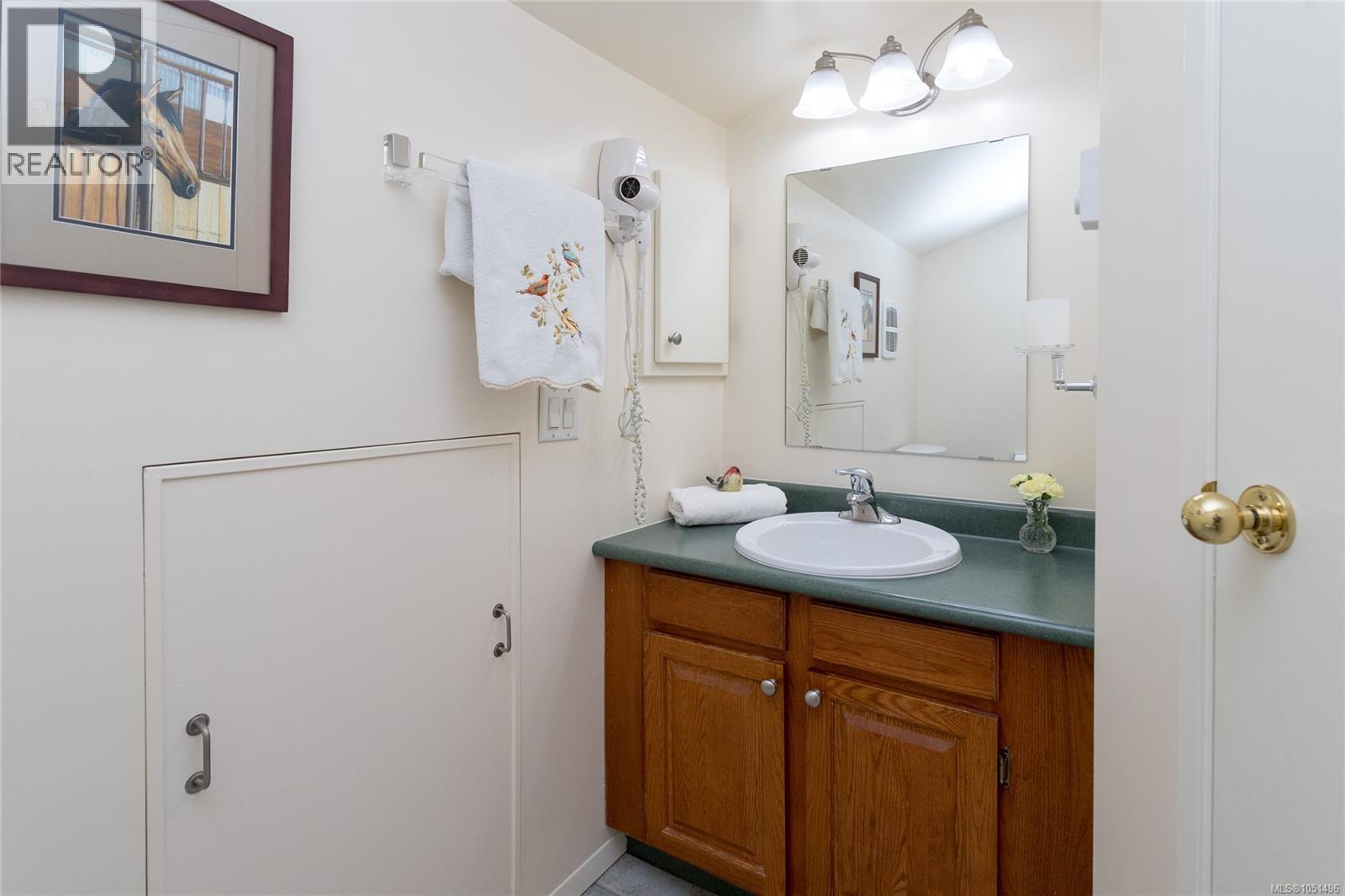 #401 2341 Harbour Rd - 19