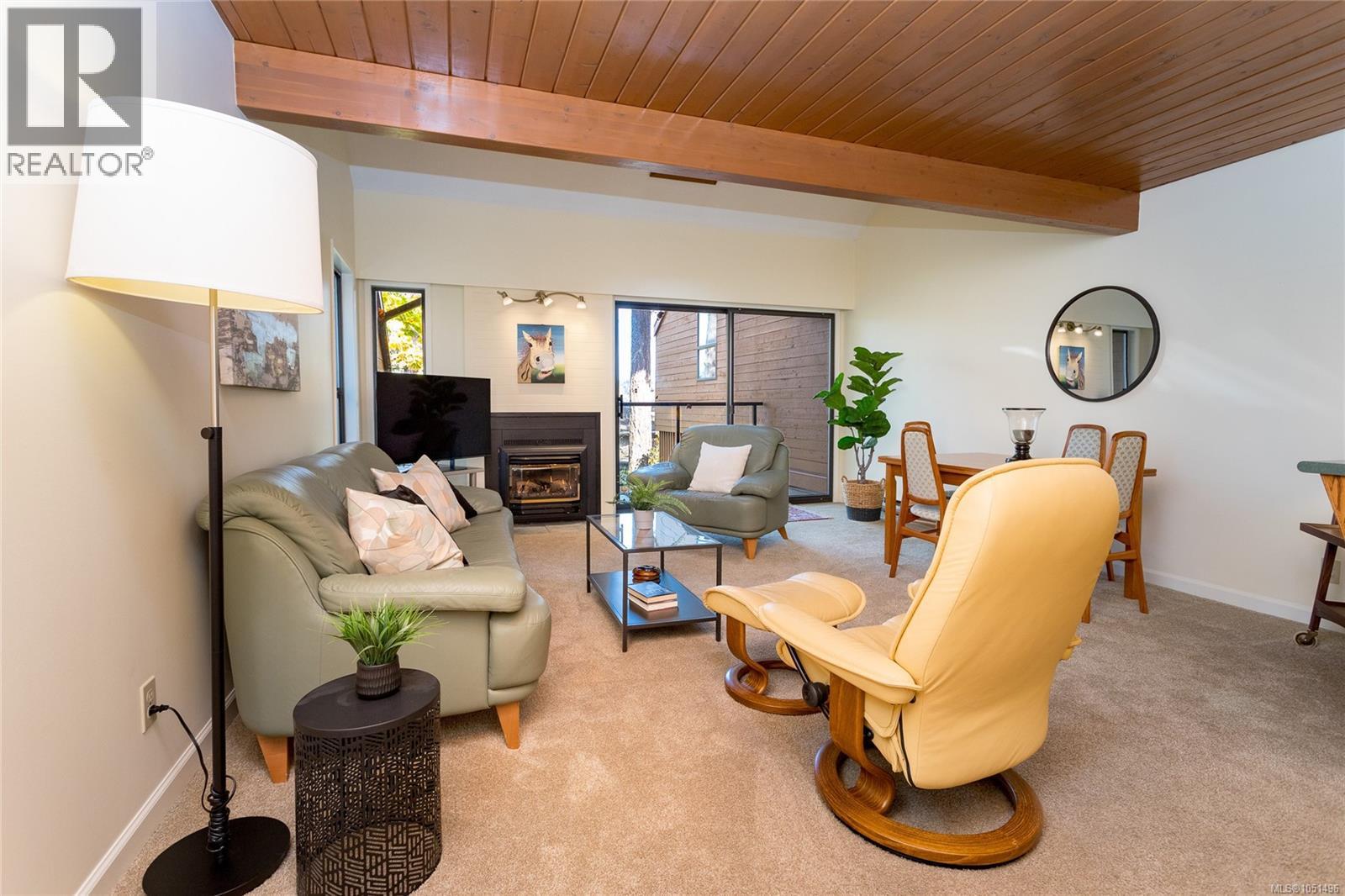 401 2341 Harbour Rd, Sidney - Image 1