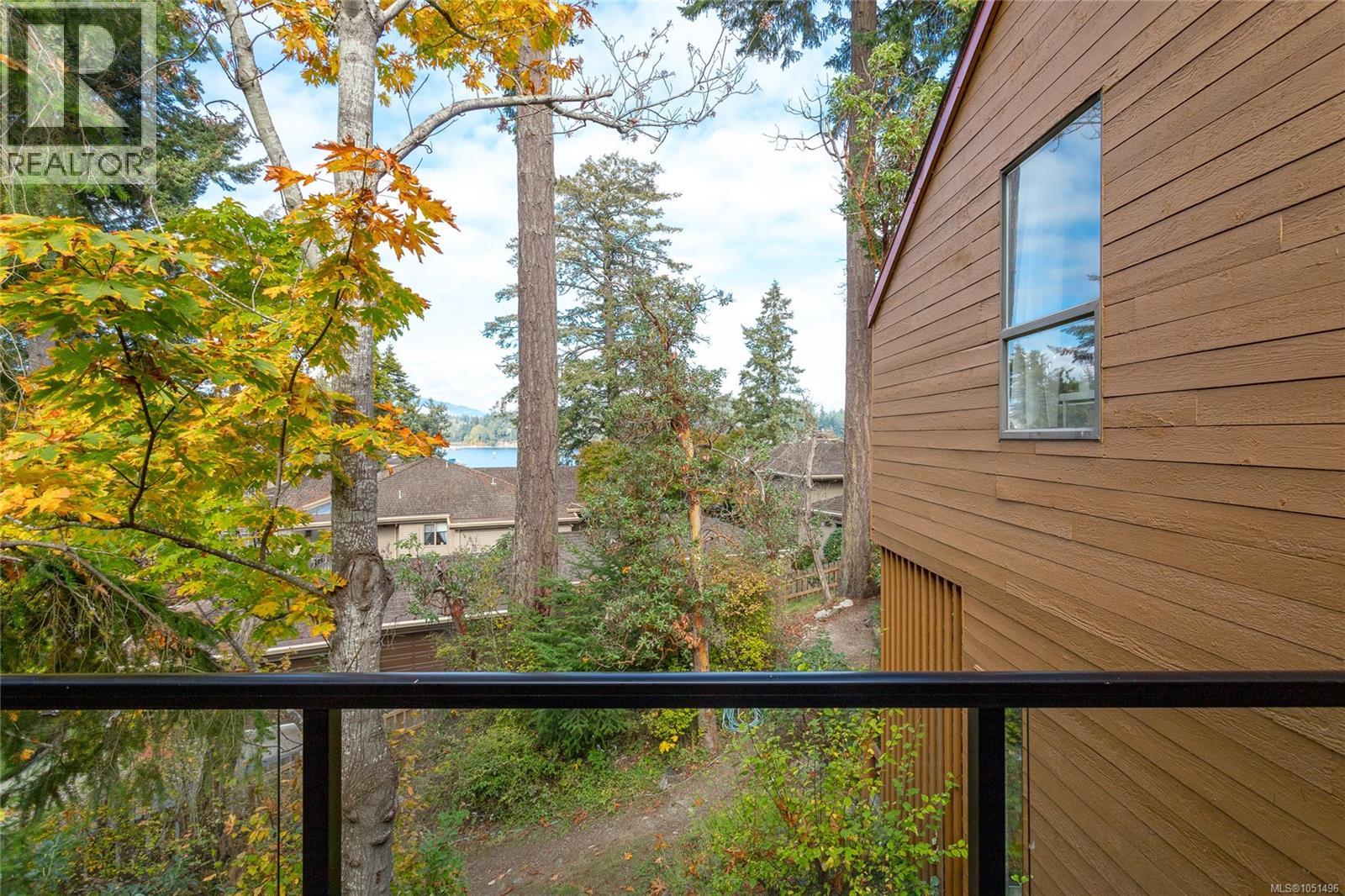 401 2341 Harbour Rd, Sidney - Image 1