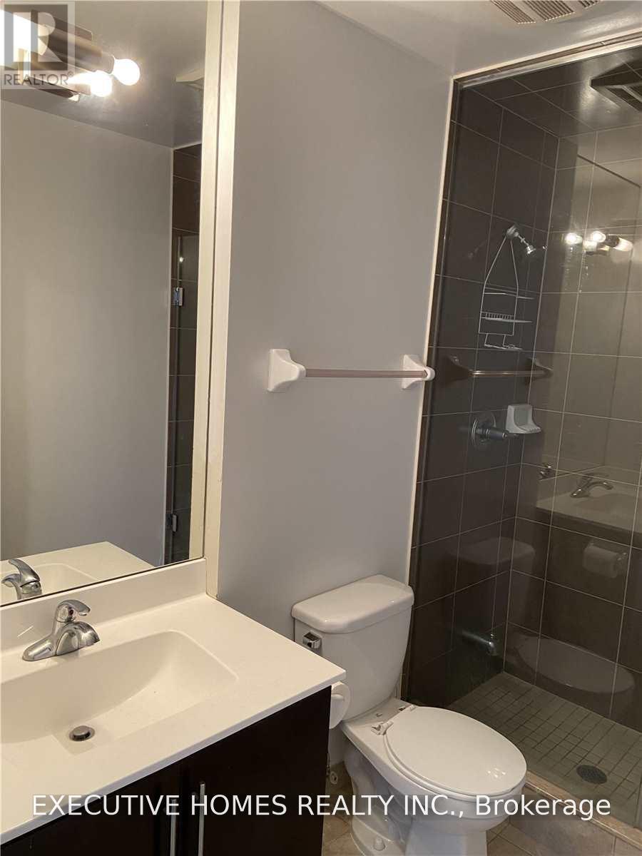330 Burnhamthorpe Road — photo 13