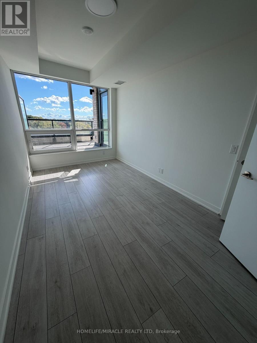 1381 Lakeshore Road East — photo 14