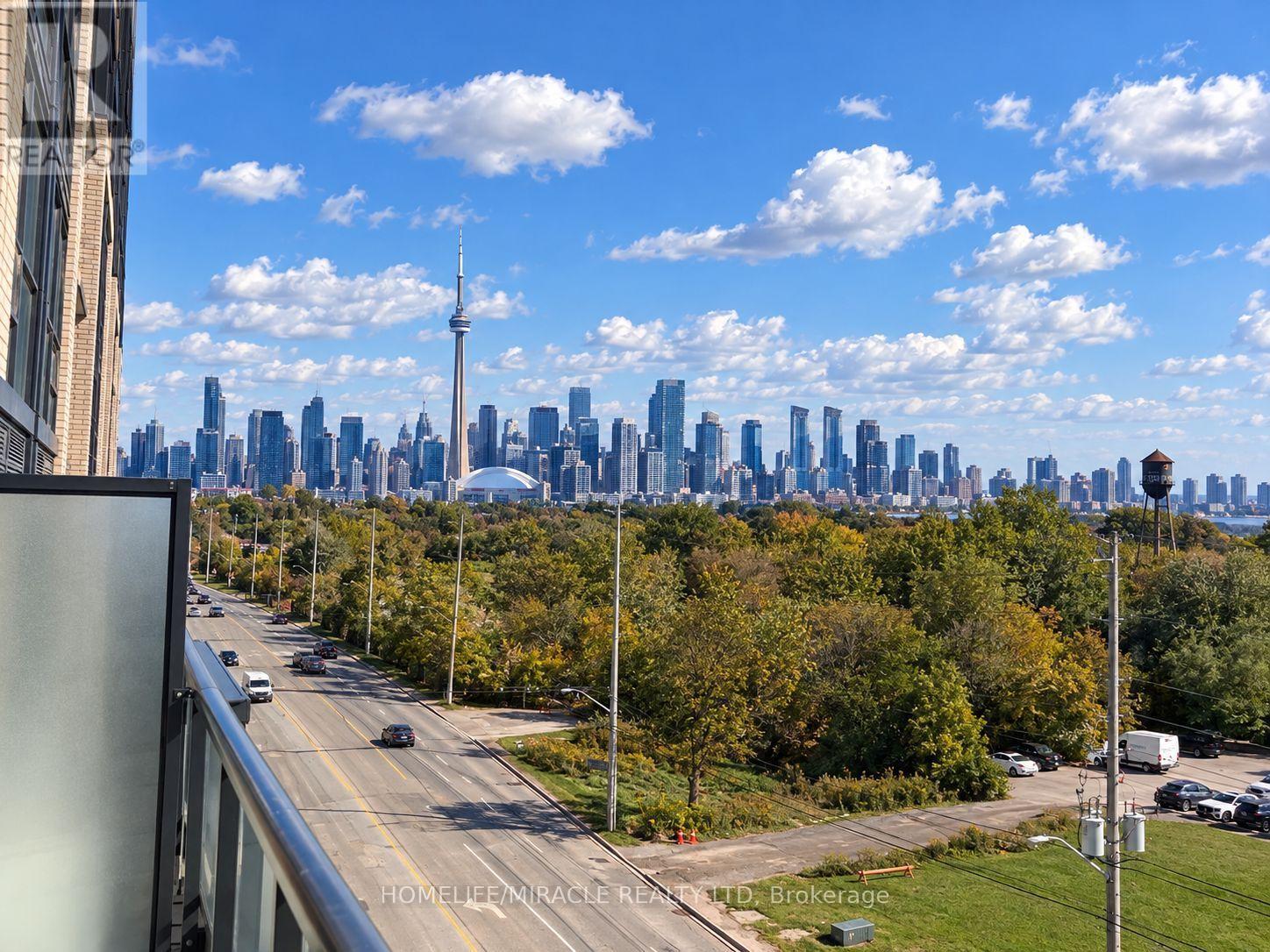 1381 Lakeshore Road East — photo 47