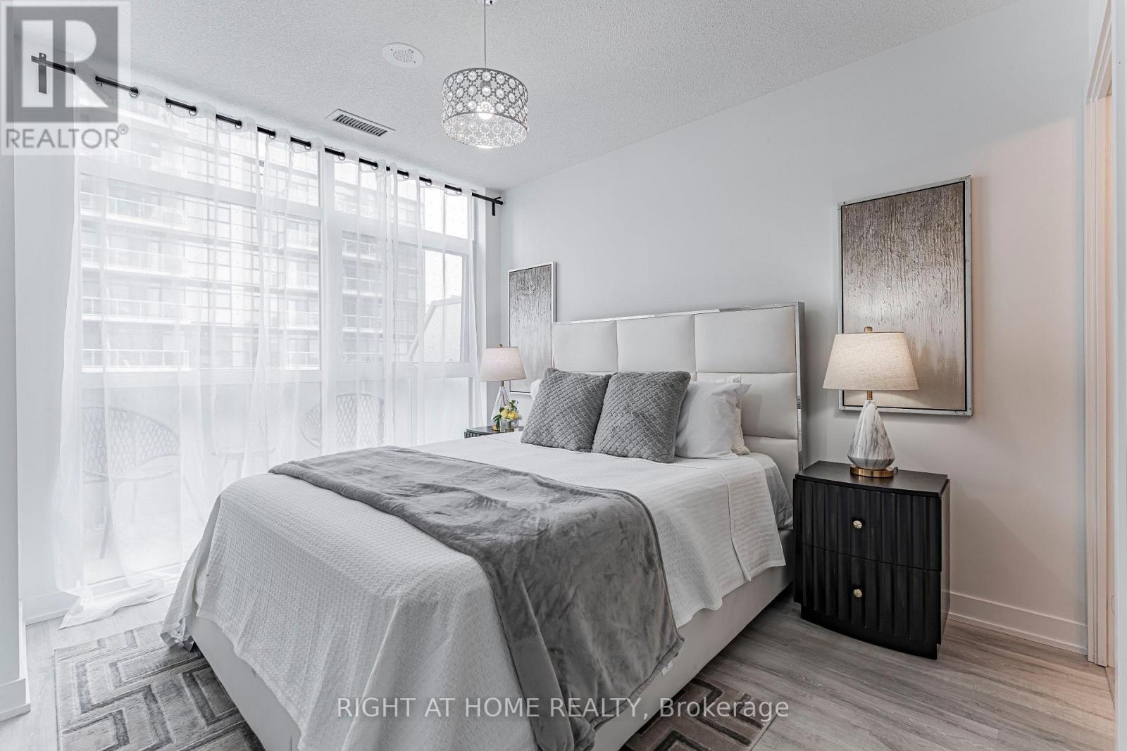 402- 251 Manitoba Street, Toronto, ON photo 11