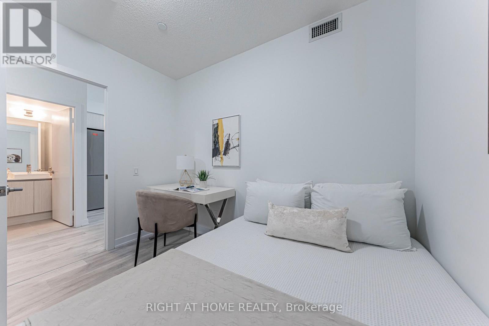 402- 251 Manitoba Street, Toronto, ON photo 16