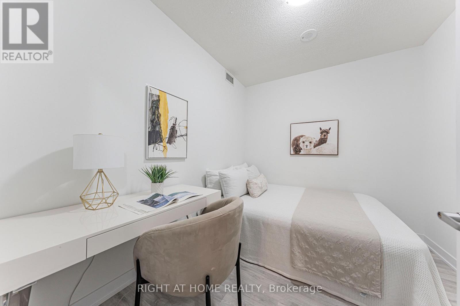 402- 251 Manitoba Street, Toronto, ON photo 17