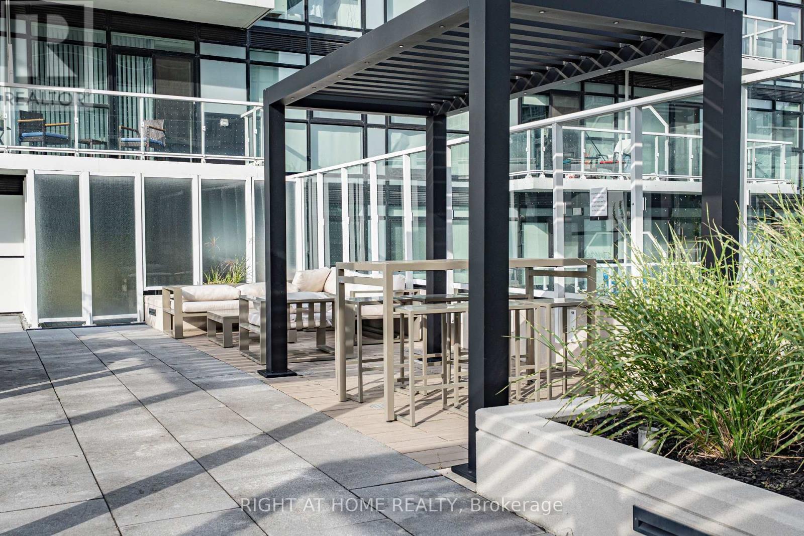 #402 251 MANITOBA STREET - 27