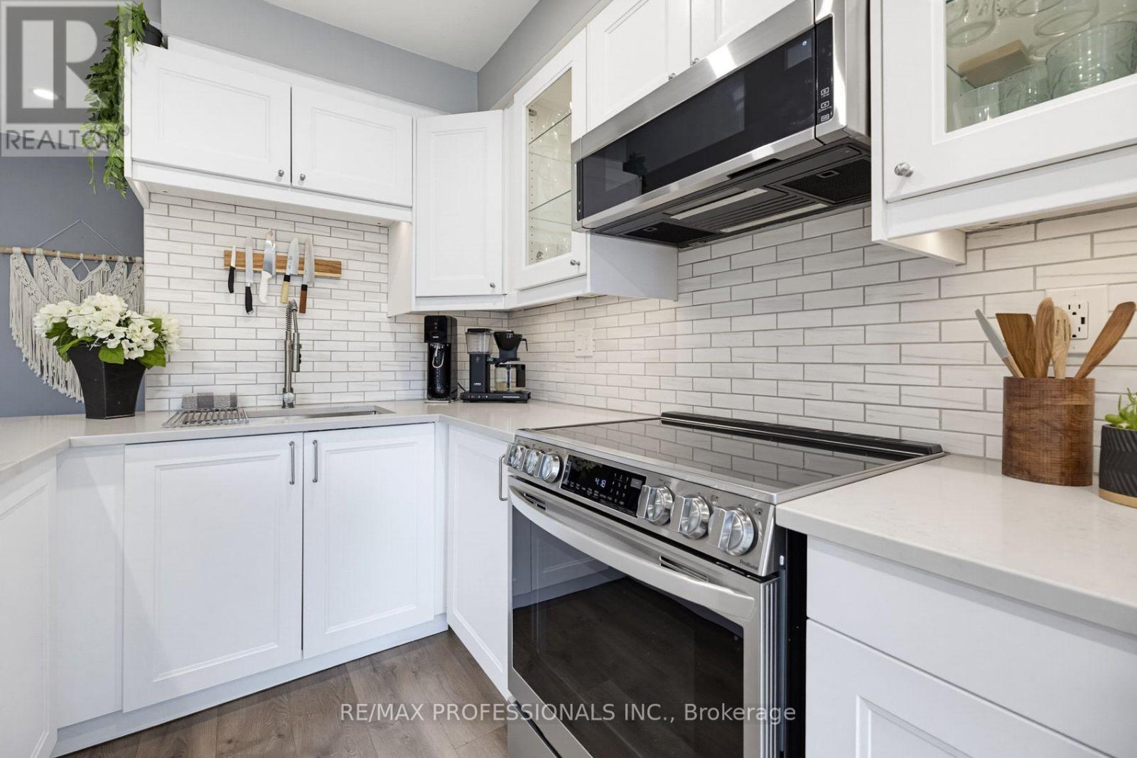 21 Waterbury Street, Caledon, ON photo 9